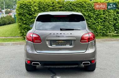 Внедорожник / Кроссовер Porsche Cayenne 2011 в 