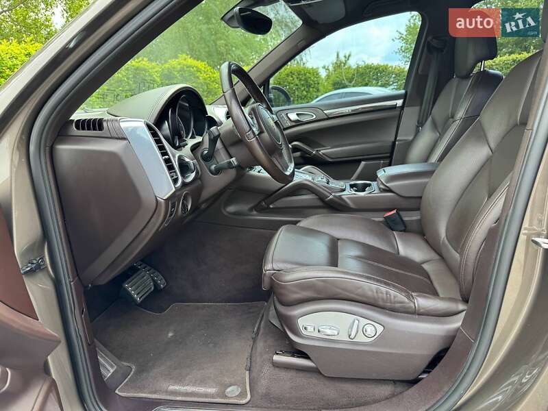 Внедорожник / Кроссовер Porsche Cayenne 2011 в Киеве