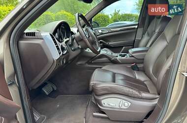 Внедорожник / Кроссовер Porsche Cayenne 2011 в 