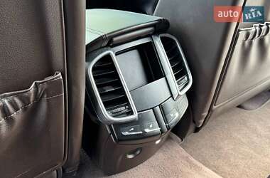 Внедорожник / Кроссовер Porsche Cayenne 2011 в 