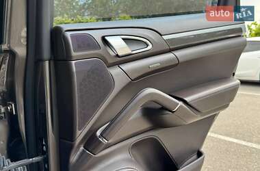 Внедорожник / Кроссовер Porsche Cayenne 2011 в 