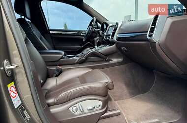 Внедорожник / Кроссовер Porsche Cayenne 2011 в 