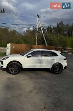 Внедорожник / Кроссовер Porsche Cayenne 2020 в 