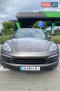 Внедорожник / Кроссовер Porsche Cayenne 2011 в 
