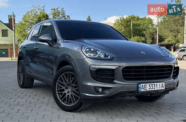 Позашляховик / Кросовер Porsche Cayenne 2015 в Дніпрі