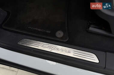 Внедорожник / Кроссовер Porsche Cayenne 2015 в 