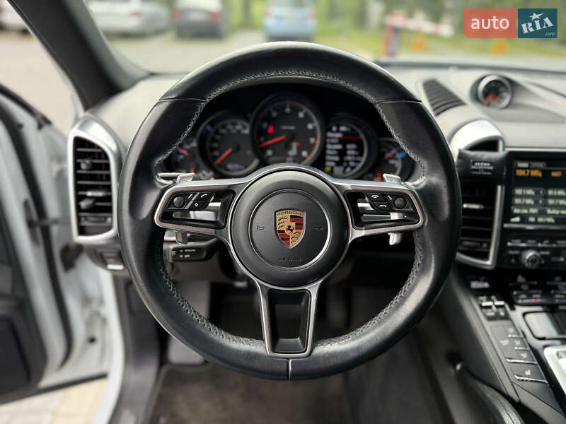 Позашляховик / Кросовер Porsche Cayenne 2015 в Львові фото 35 Позашляховик / Кросовер Porsche Cayenne 2015 в Львові