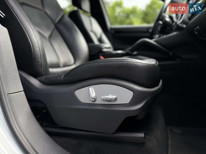 Позашляховик / Кросовер Porsche Cayenne 2015 в Львові фото 57 Позашляховик / Кросовер Porsche Cayenne 2015 в Львові