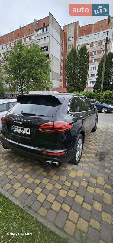 Внедорожник / Кроссовер Porsche Cayenne 2015 в Львове