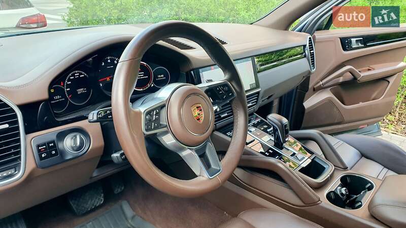 Внедорожник / Кроссовер Porsche Cayenne 2019 в Киеве