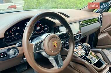 Внедорожник / Кроссовер Porsche Cayenne 2019 в 