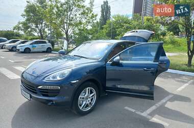 Внедорожник / Кроссовер Porsche Cayenne 2013 в 