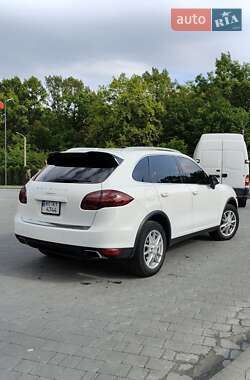 Позашляховик / Кросовер Porsche Cayenne 2012 в Львові