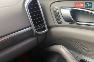 Внедорожник / Кроссовер Porsche Cayenne 2010 в 