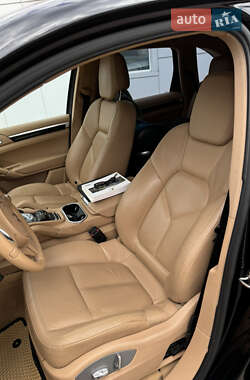 Внедорожник / Кроссовер Porsche Cayenne 2010 в 