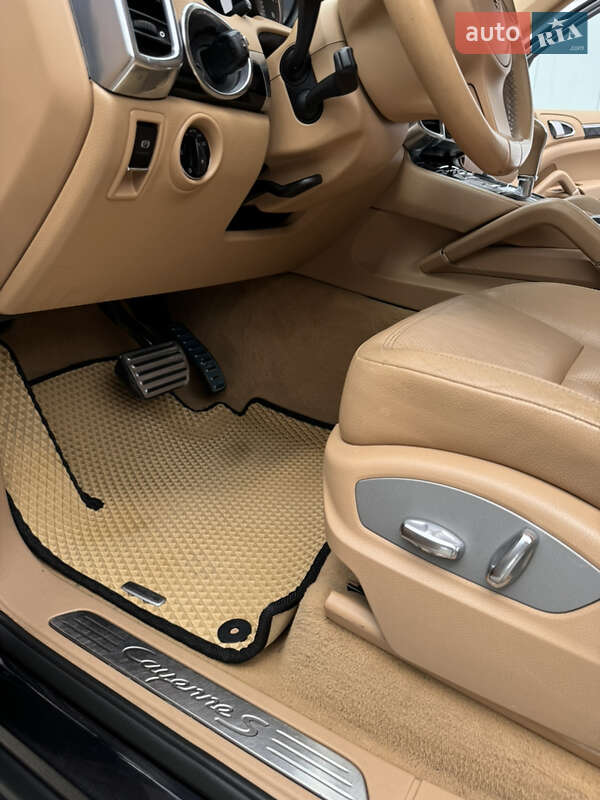 Позашляховик / Кросовер Porsche Cayenne 2010 в Коломиї