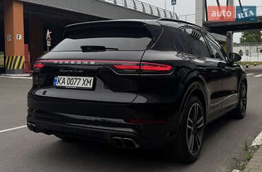 Внедорожник / Кроссовер Porsche Cayenne 2018 в 