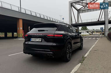 Внедорожник / Кроссовер Porsche Cayenne 2018 в 