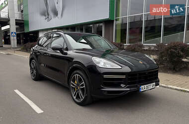 Внедорожник / Кроссовер Porsche Cayenne 2018 в 