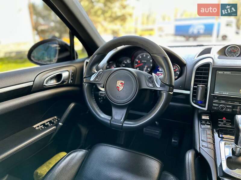 Позашляховик / Кросовер Porsche Cayenne 2013 в Дніпрі