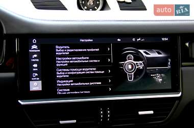 Позашляховик / Кросовер Porsche Cayenne 2020 в 