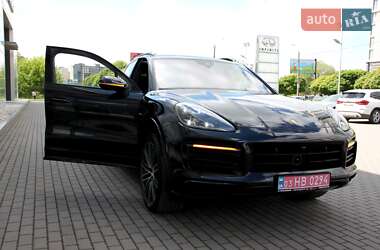 Позашляховик / Кросовер Porsche Cayenne 2020 в 