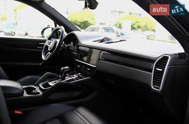 Позашляховик / Кросовер Porsche Cayenne 2020 в 