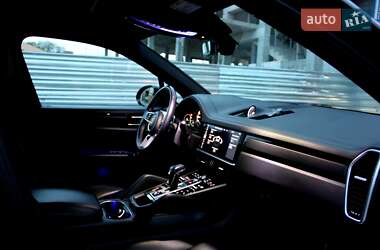 Позашляховик / Кросовер Porsche Cayenne 2020 в 