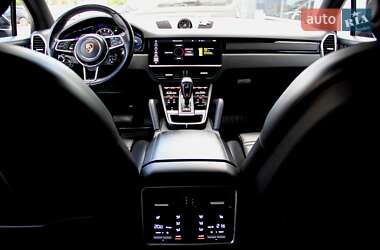 Позашляховик / Кросовер Porsche Cayenne 2020 в 