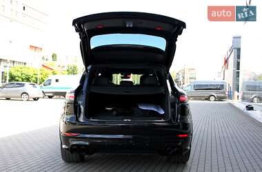 Позашляховик / Кросовер Porsche Cayenne 2020 в 