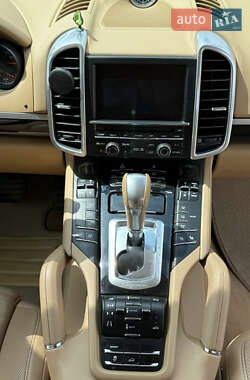 Внедорожник / Кроссовер Porsche Cayenne 2013 в 