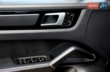 Позашляховик / Кросовер Porsche Cayenne 2020 в 