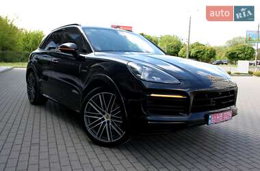 Позашляховик / Кросовер Porsche Cayenne 2020 в 