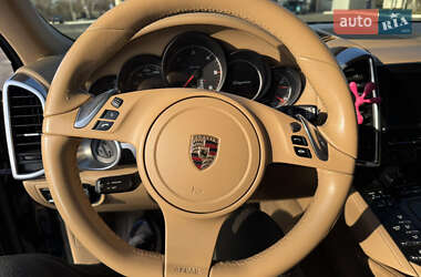 Позашляховик / Кросовер Porsche Cayenne 2012 в 