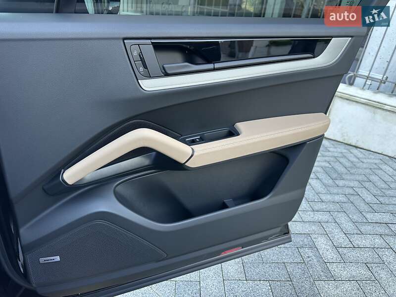 Внедорожник / Кроссовер Porsche Cayenne 2025 в Киеве фото 117 Внедорожник / Кроссовер Porsche Cayenne 2025 в Киеве