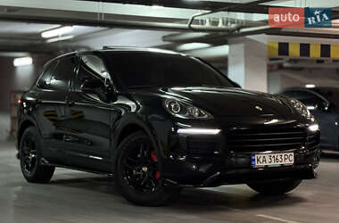Внедорожник / Кроссовер Porsche Cayenne 2016 в 