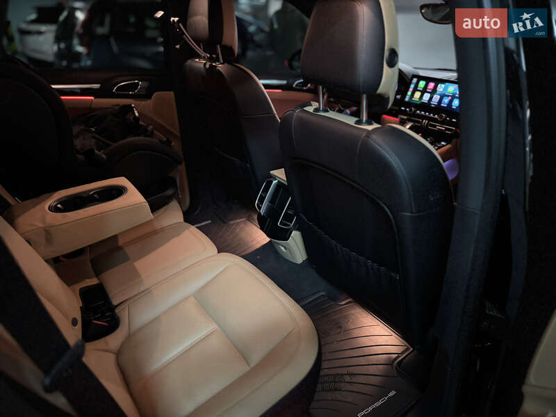 Позашляховик / Кросовер Porsche Cayenne 2016 в Дніпрі