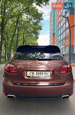 Внедорожник / Кроссовер Porsche Cayenne 2012 в 