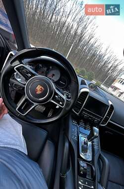 Позашляховик / Кросовер Porsche Cayenne 2014 в 