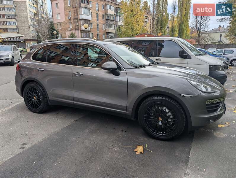 Позашляховик / Кросовер Porsche Cayenne 2010 в Києві