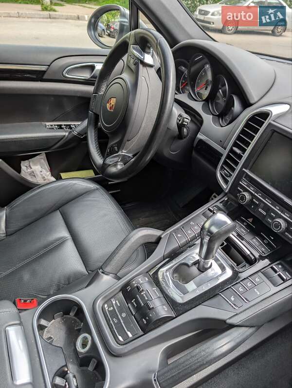 Позашляховик / Кросовер Porsche Cayenne 2010 в Києві