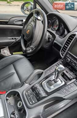 Позашляховик / Кросовер Porsche Cayenne 2010 в 