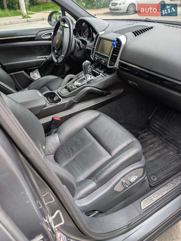 Позашляховик / Кросовер Porsche Cayenne 2010 в Києві