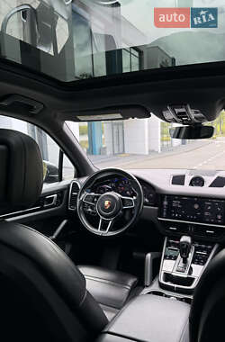 Позашляховик / Кросовер Porsche Cayenne 2019 в 