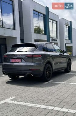 Позашляховик / Кросовер Porsche Cayenne 2019 в 