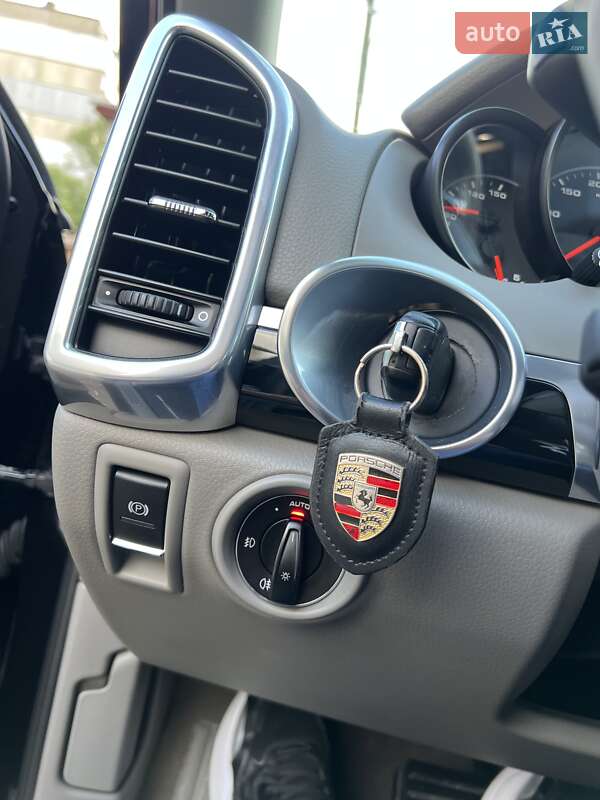 Позашляховик / Кросовер Porsche Cayenne 2010 в Хмельницькому