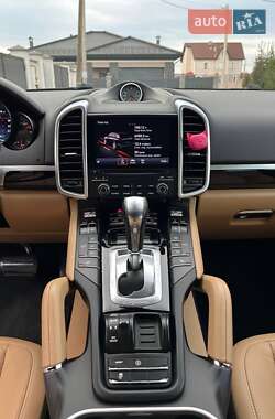 Позашляховик / Кросовер Porsche Cayenne 2017 в 