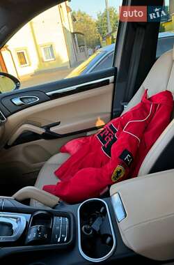 Позашляховик / Кросовер Porsche Cayenne 2017 в 