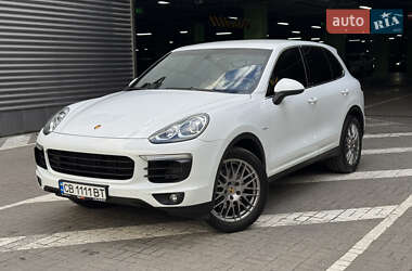 Внедорожник / Кроссовер Porsche Cayenne 2015 в Киеве