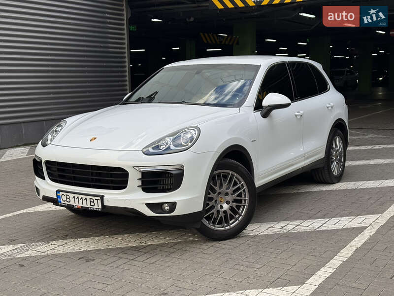 Внедорожник / Кроссовер Porsche Cayenne 2015 в 